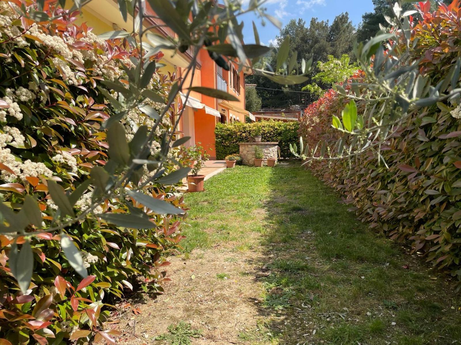 Hotel Casa Achille Spello Esterno foto